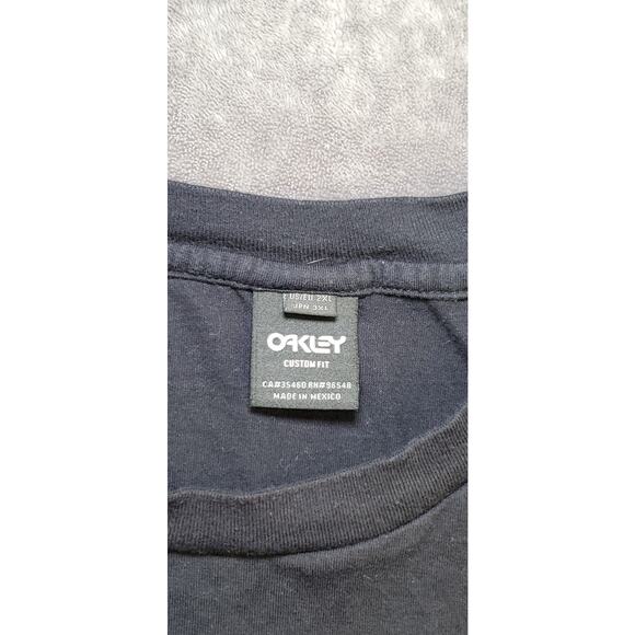 Oakley Men’s Size 2XL Black T-Shirt Embroidered Desert Camo Logo Custom Fit C14 - Picture 5 of 8